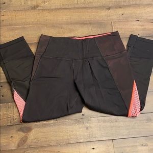 Victoria’s Secret Knockout Capri Leggings